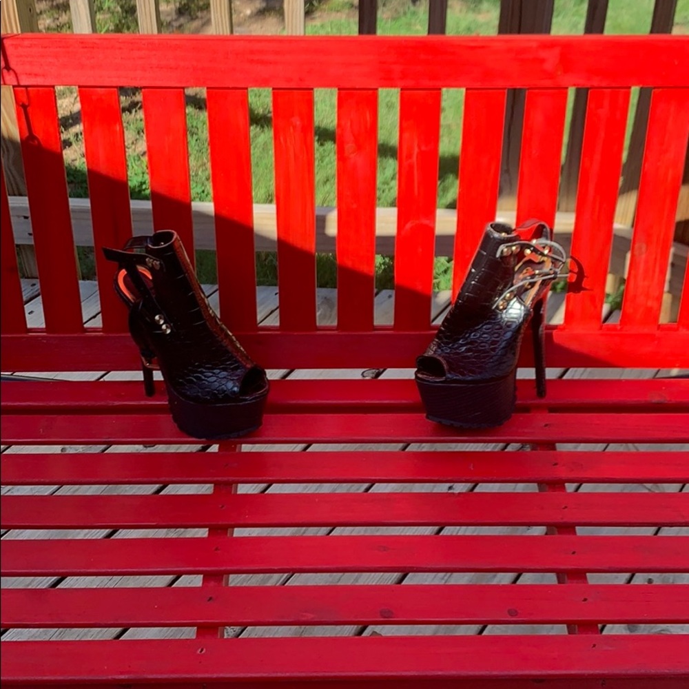 Leather sandals